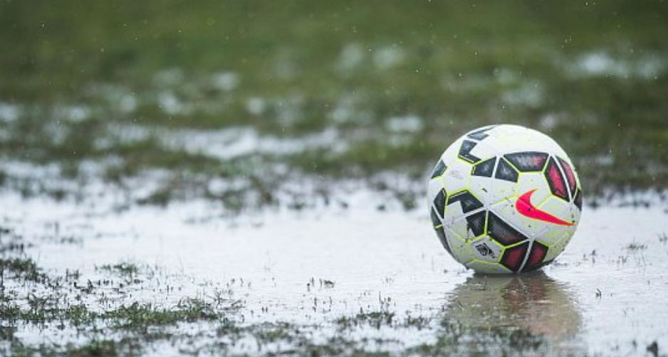 Погода в футболе: Как влияет на ставку дождь, ветер и снег